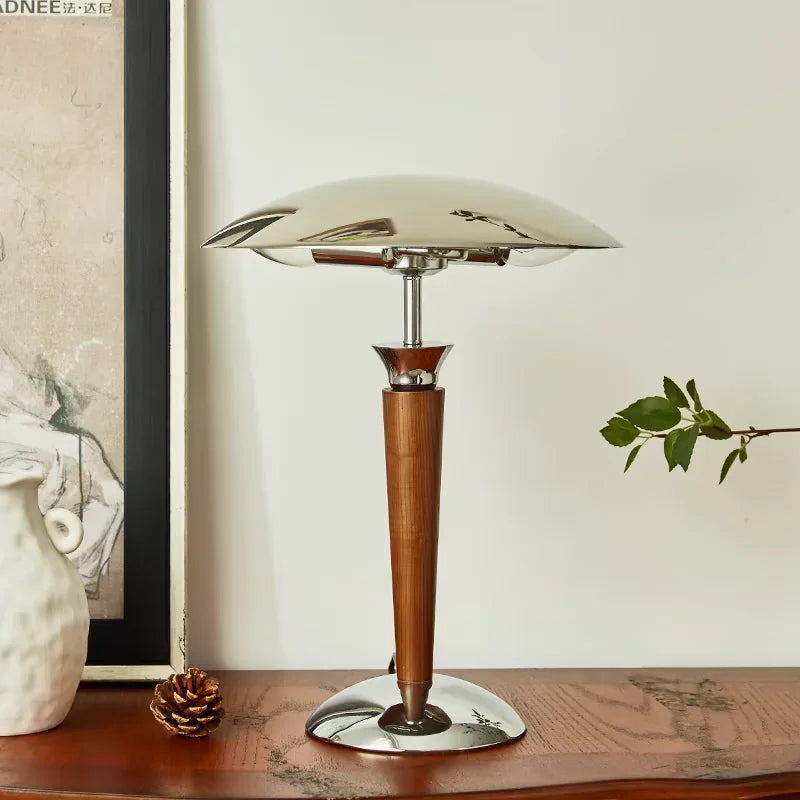Lámpara de escritorio de estilo Industrial 2025, decoración Medieval del hogar, luces de madera/hierro para Hotel, lámpara LED de pie nostálgica de alta gama para escritorio de oficina