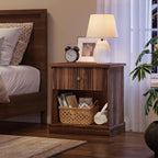 Diseño Moderno – Mesita de Noche con Espacio de Almacenamiento – Mesita de Noche Compacta para Dormitorio – Con Cajón y Compartimento Abierto, Textura Ranurada – Color: Madera Natural